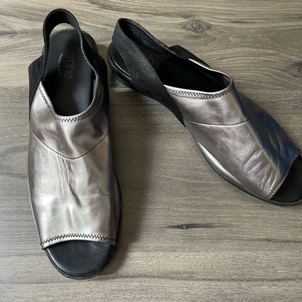Arche sandals